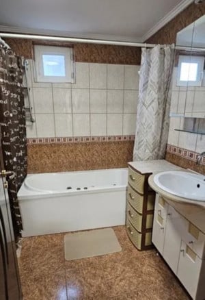 Apartament cu 2 camere în Apărătorii Patriei - imagine 5