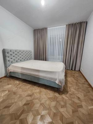 3 camere in zona Titan - imagine 3