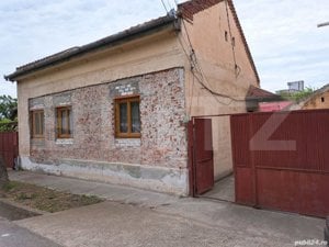 Casa curte comuna, 3 camere, 94 mp, zona Dambovita