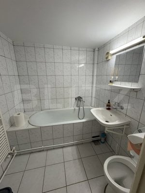  Închiriere apartament cu 1 cameră, 40 mp, zona Strada Eroilor - imagine 3