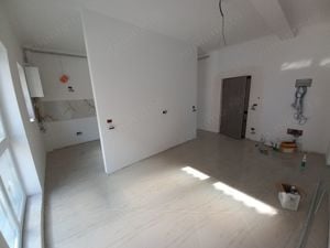 Apartament 2 camere. Et. 1. Bucatarie Inchisa. Bloc nou. - imagine 2