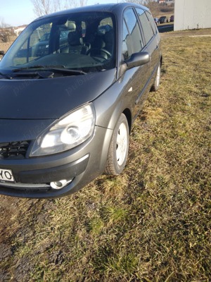 Renault Scenic - imagine 9