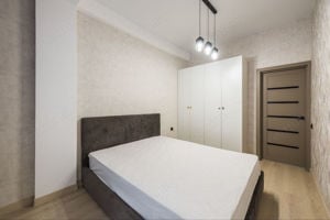 Se inchiriaza apartament in zona Favorit - imagine 5