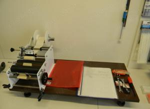 Sistem de etichetare  etichetare recipiente cilindrice