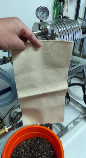 Presa ulei universala 220V + panza de filtrare