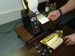 Masina dezlipit etichete