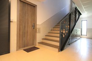 Încălzire în pardoseală, baia are fereastra. Loc parcare privat - imagine 17