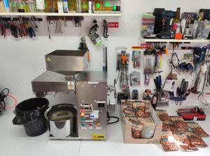 Selector seminte, presa ulei, masina imbuteliat, etichetat - imagine 3