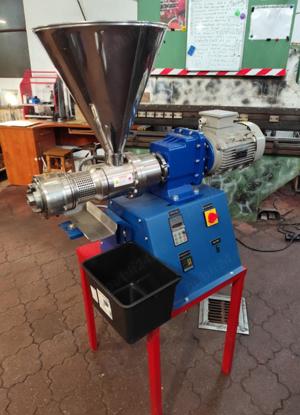 Presa pentru extragere ulei la rece 220V, 2.2Kw