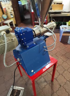 Presa ulei la rece pentru floarea-soarelui - imagine 2