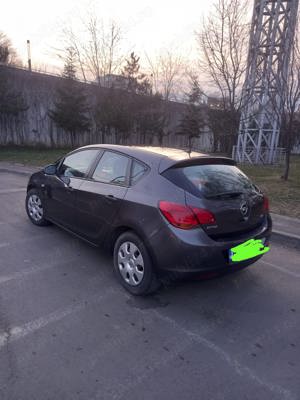 Opel astra j 2011 1.7 cdti - imagine 2