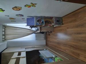 Inchiriez apartament de 3 camere - Proprietar