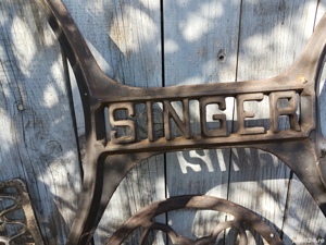 Vând mașină de cusut SINGER în bună de functionare. - imagine 2