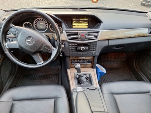Vând Mercedes E ,2011