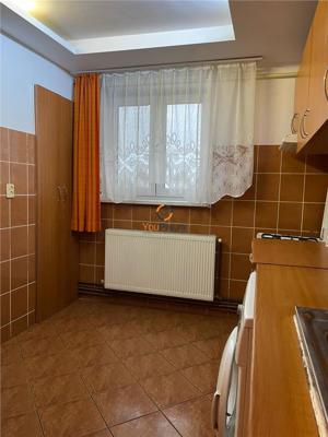 Apartament 2 camere semidecomandat zona Dambovita - imagine 8