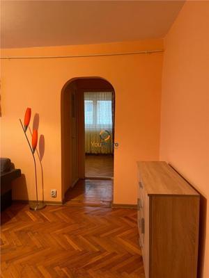 Apartament 2 camere semidecomandat zona Dambovita - imagine 14