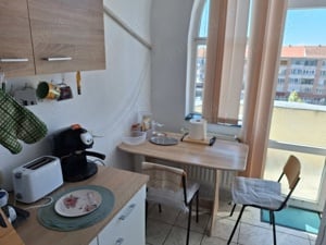 Închiriez apartament cu 1 cameră 