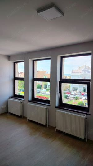 Spațiu de închiriat, 53 mp, zonă centrală, Târgu Secuiesc (currând renovat +150 mp) - imagine 5