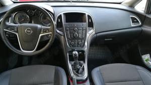 Opel Astra J Sport Tourer 2013 Diesel 216000 km - imagine 2 Opel Astra J Sport Tourer 2013 Diesel 216000 km - imagine 2