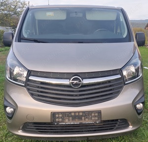 Opel Vivaro 9 locuri (8+1)