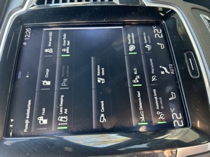 Volvo XC90 R Design T8 Twin Engine Plug-in Hybrid - imagine 10