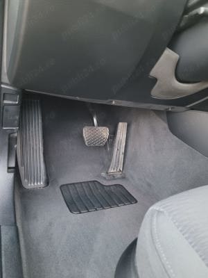 BMW X1 xDrive18d - imagine 5