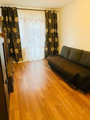 Închiriez apartament 