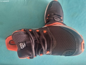 Vând adidasi comozi