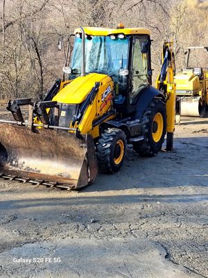 inchiriez buldoescavator JCB AN FAB 2020