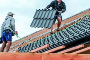 Nu lăsa ploaia să-ți strice casa   verifică-ți acoperișul cu noi!