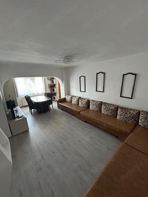 Vând apartament 3 camere sau schimb cu garsonieră 2 camere nedecomandate + diferenta