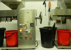 Presa ulei cu un cap de lucru