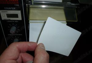 Dispenser automat de etichete autoadezive universal cu masa