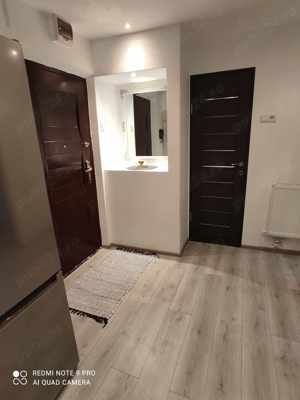 Închiriez apartament cu 2 camere decomandat  - imagine 3