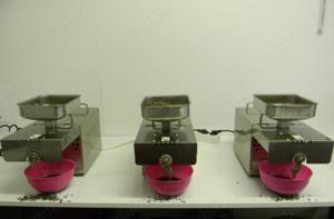 Presa ulei miez de nuca maruntit 220V 0.4 kw