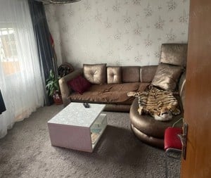 De vanzare apartament cu 3 camere in zona Simion Barnutiu etaj 2 amenajat centrala - imagine 2