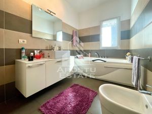 Vila cu terasa si piscina in Zadareni - imagine 17