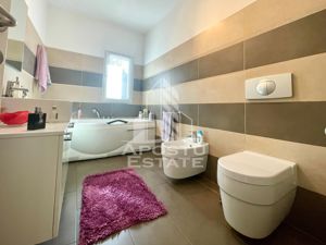 Vila cu terasa si piscina in Zadareni - imagine 16