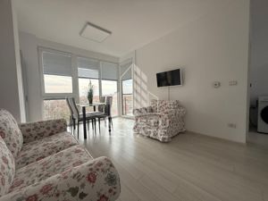 Apartament 2 camere , clima, centrala proprie, zona Soarelui - imagine 3