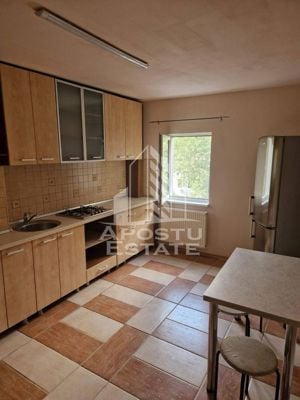 Apartament 2 camere , centrala proprie, zona Dambovita.