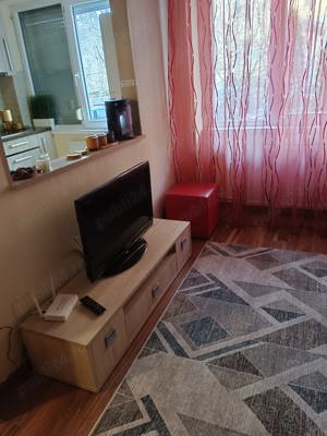 Închiriez apartament ultracentral - imagine 2