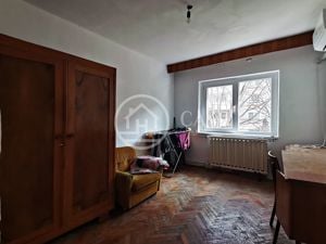 Apartament cu 3 camere de vanzare in zona Decebal, Oradea