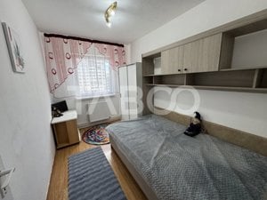 Apartament renovat complet 3 camere balcon etaj 3 Rahovei Sibiu - imagine 5