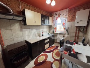 Apartament renovat complet 3 camere balcon etaj 3 Rahovei Sibiu - imagine 1