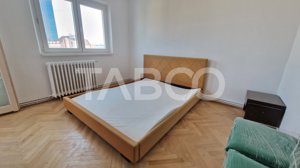 Apartament decomandat de vanzare la etaj intermediar Scoala de Inot