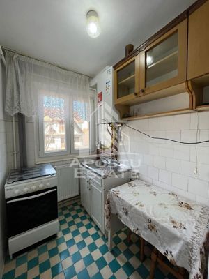 Apartament 2 camere , centrala proprie , zona Tipografilor - imagine 4