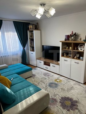 Apartament de vanzare, etaj 1, 4 camere, 70 mp, decomandat, zona Moldova - imagine 2