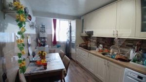 Apartament cu 3 camere, 65 mp, etaj intermediar, zona cetate - imagine 3