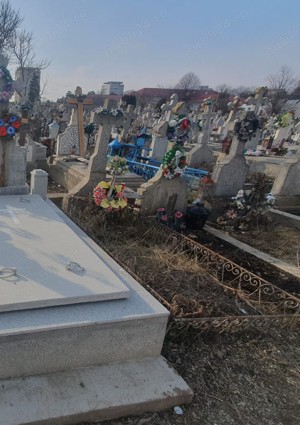 Loc de veci Cimitir Central - la Aleea Principala