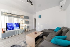 Apartament cu vedere frontală la lac, în centrul stațiunii Mamaia! - imagine 3